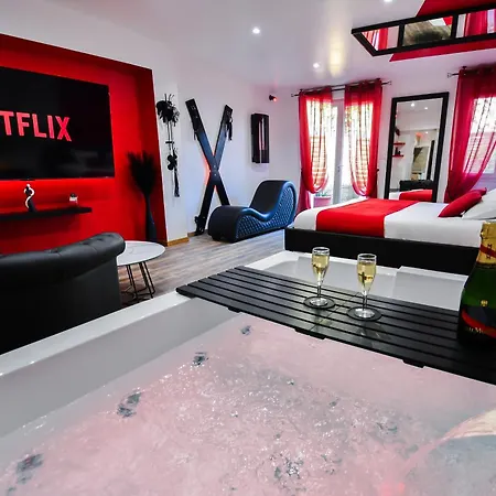 L'arena - Room, Jacuzzi Apartment *